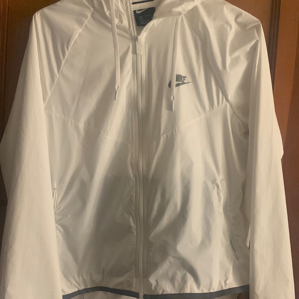 Nike women’s windbreaker